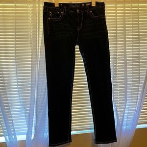 Miss Me mid-rise easy skinny jeans. Size 32.